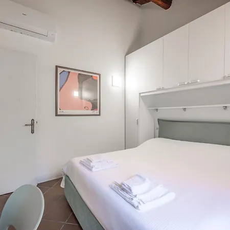 Piazza Ariostea Apartment *